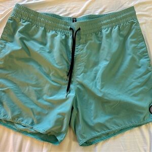 Volcom Men's blue hybrid shorts XXL